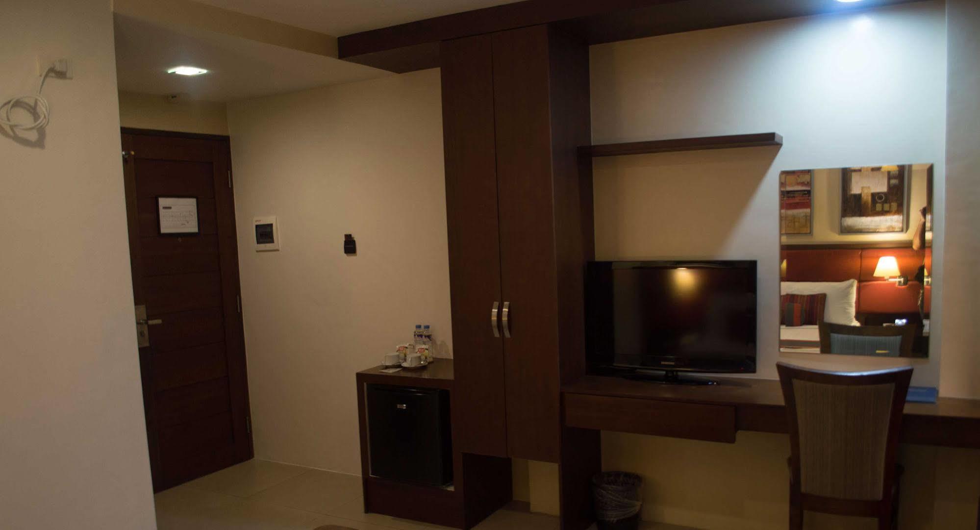 Mango Suites Tuguegarao City Εξωτερικό φωτογραφία