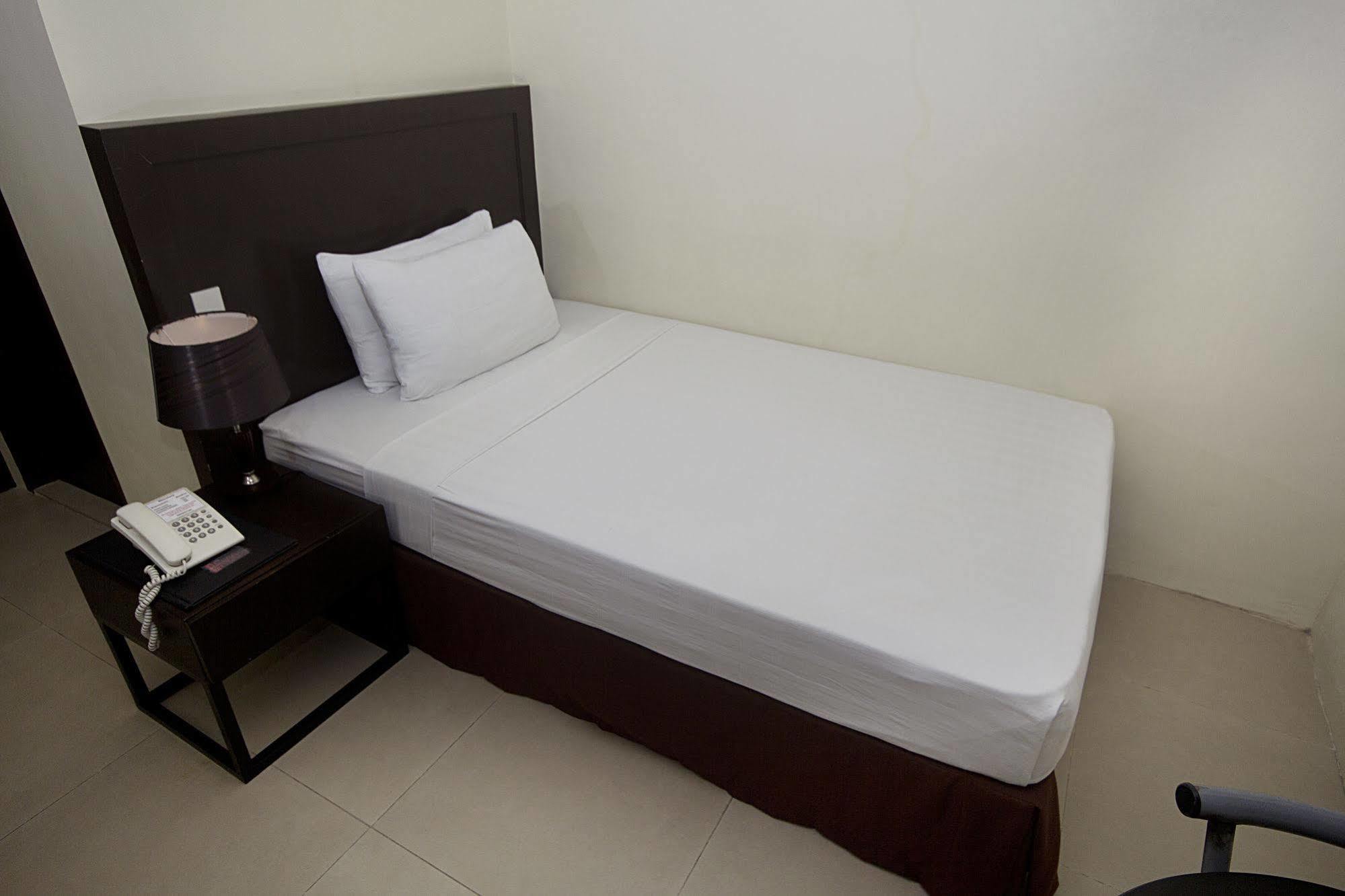 Mango Suites Tuguegarao City Εξωτερικό φωτογραφία
