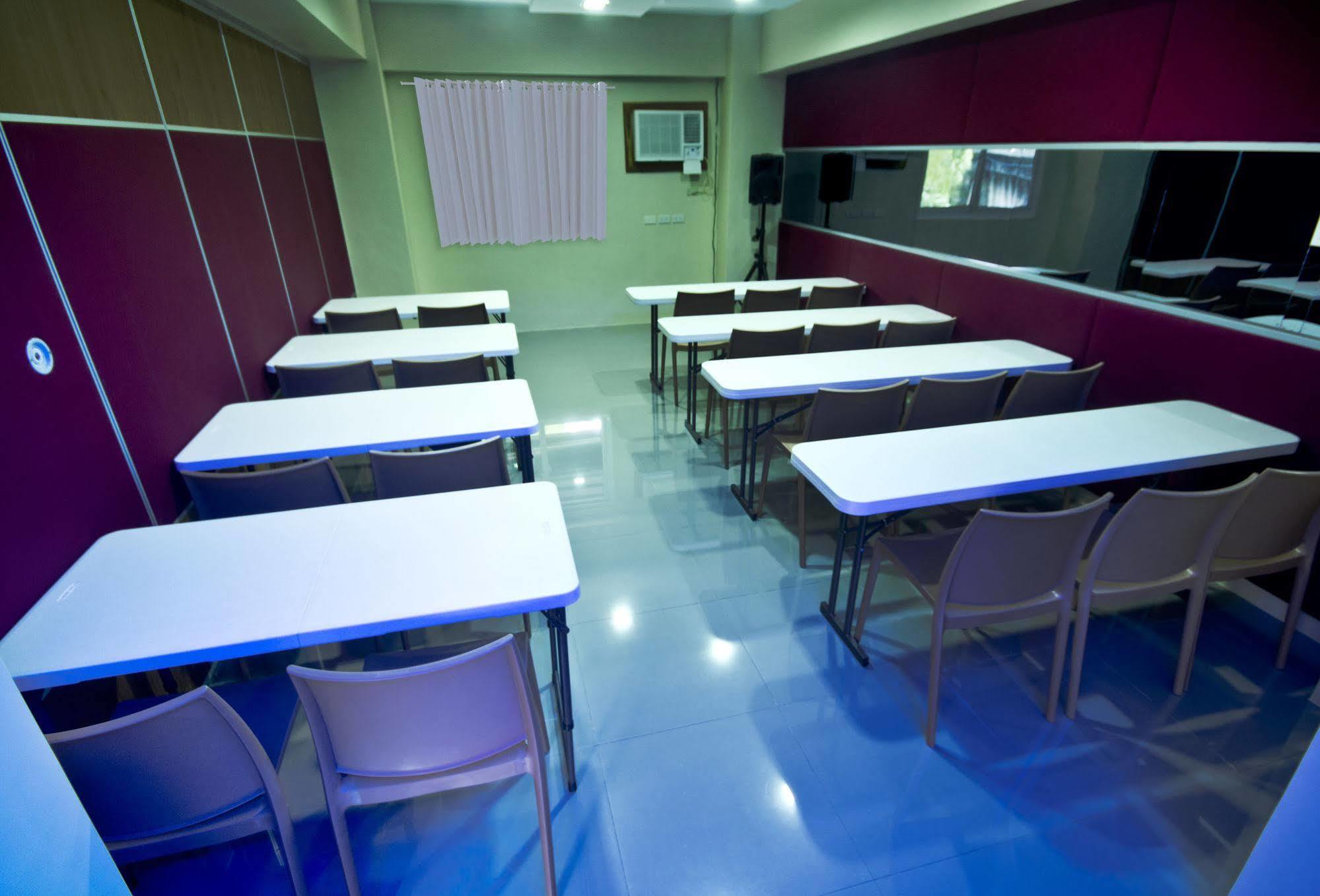 Mango Suites Tuguegarao City Εξωτερικό φωτογραφία