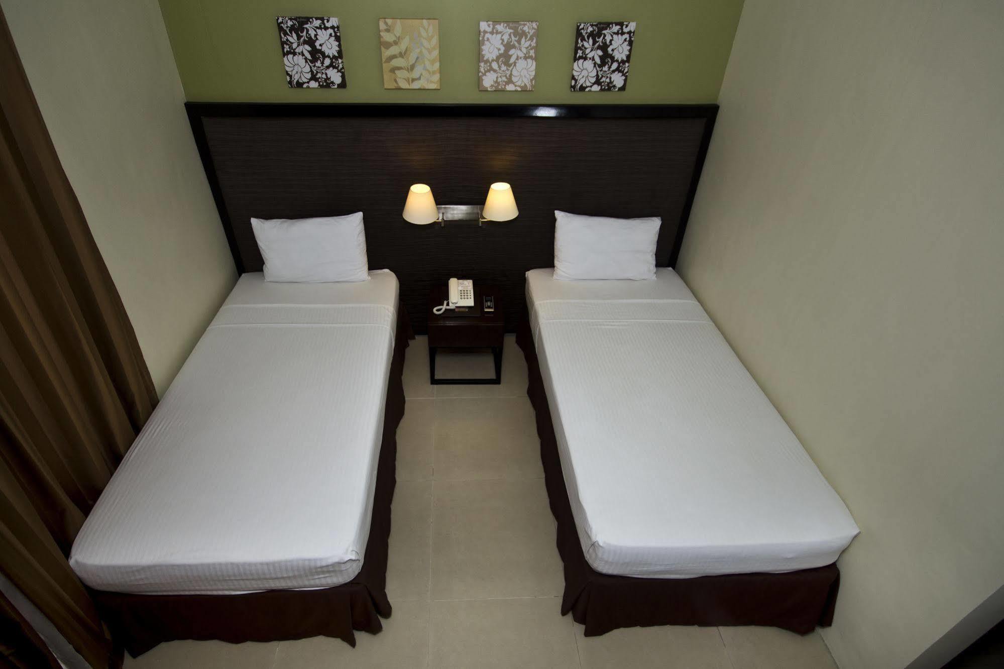 Mango Suites Tuguegarao City Εξωτερικό φωτογραφία