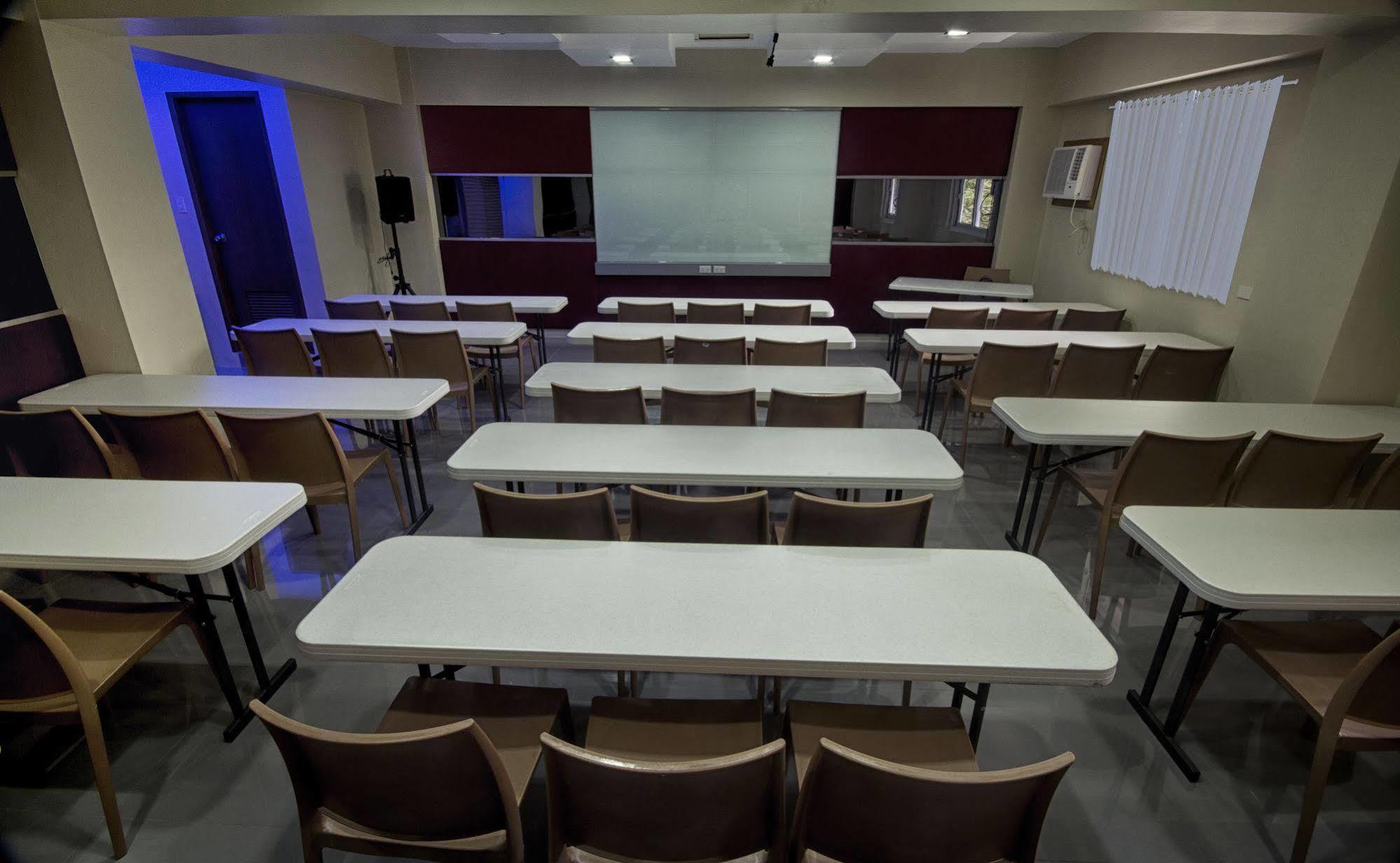 Mango Suites Tuguegarao City Εξωτερικό φωτογραφία